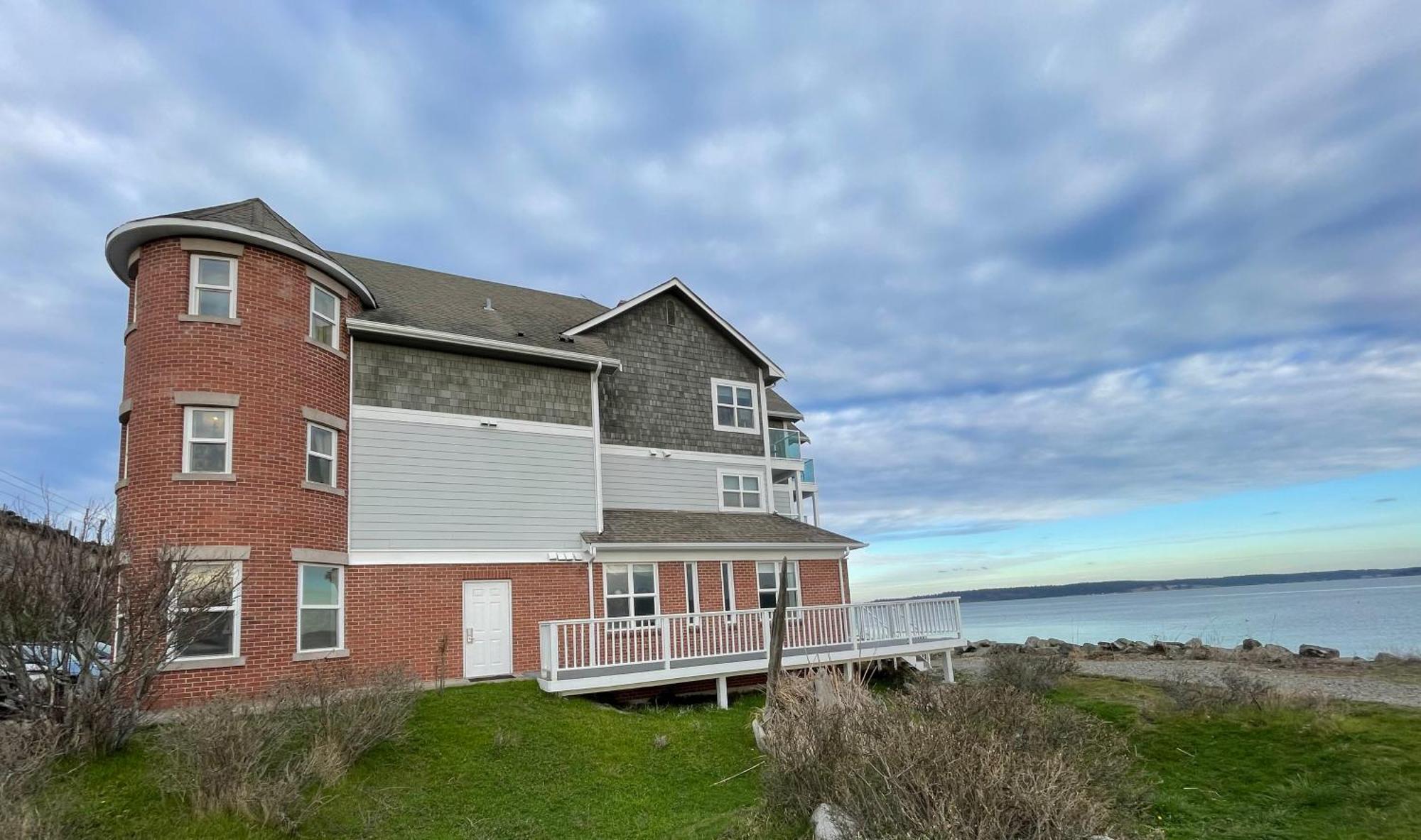 Tides Inn & Suites Port Townsend Exterior photo